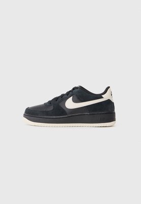 Nike NIKE AIR FORCE 1